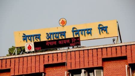 Consistent Gas Imports: Oil Corporation Urges Consumers Against Unnecessary Hoarding and Risks